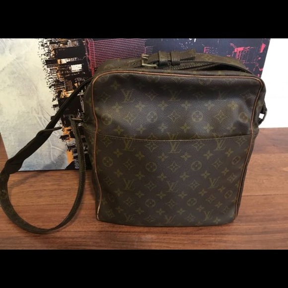 Louis Vuitton Messenger Bag - Picture 4 of 4